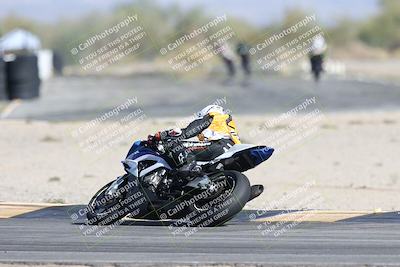 media/Nov-16-2025-Race Pace (Sun) [[8c5fa54630]]/Non Verified Riders (1st 20 Minutes)/4-Turn 16 (1116am)/